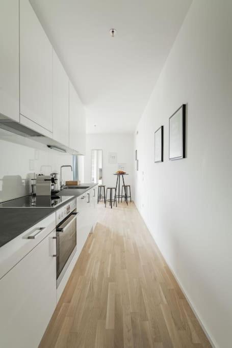 City Sky Studio Mit Balkon Wina Bagian luar foto