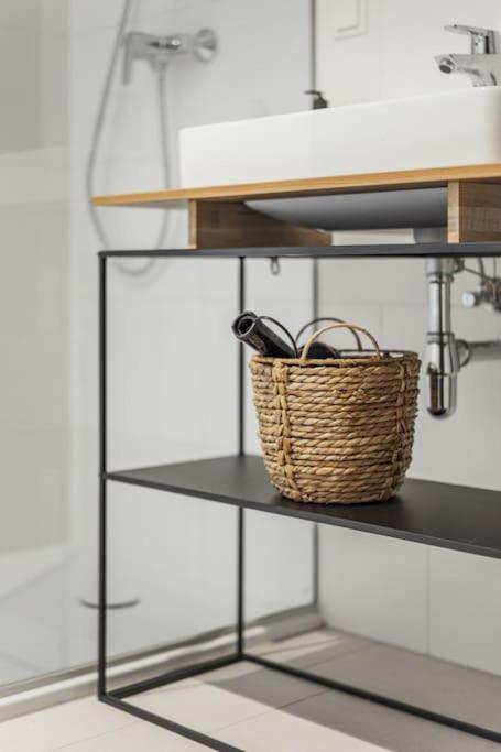 City Sky Studio Mit Balkon Wina Bagian luar foto