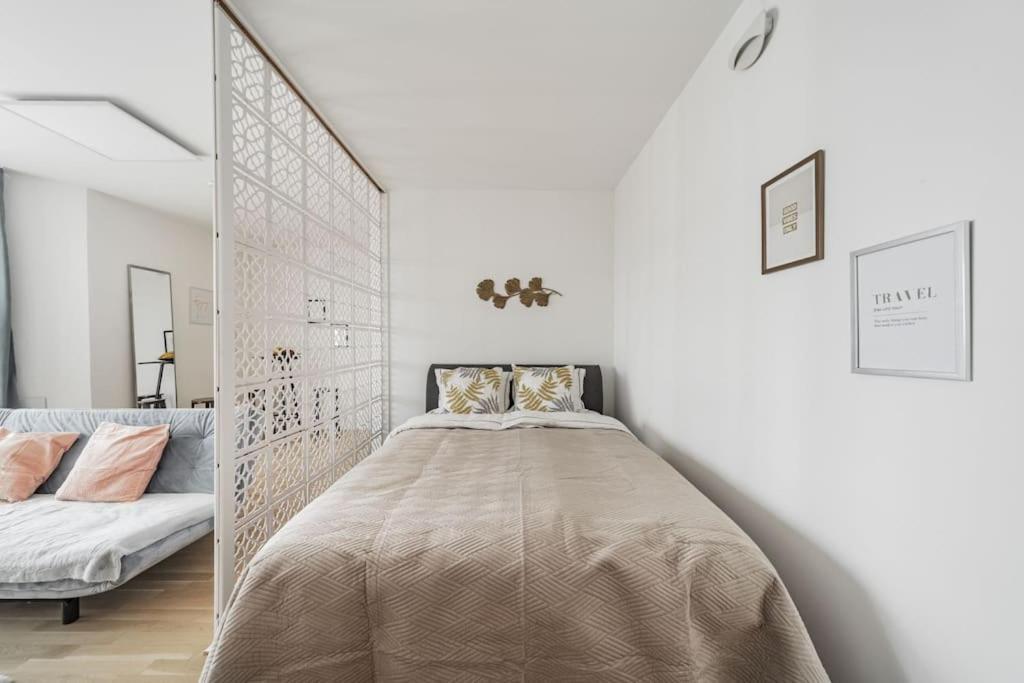 City Sky Studio Mit Balkon Wina Bagian luar foto