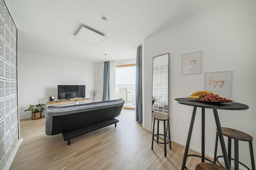City Sky Studio Mit Balkon Wina Bagian luar foto