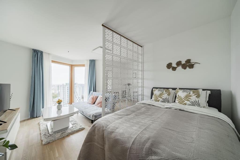City Sky Studio Mit Balkon Wina Bagian luar foto