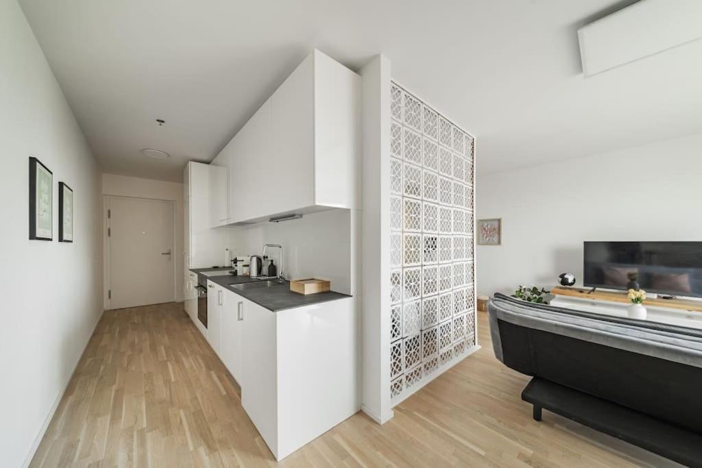 City Sky Studio Mit Balkon Wina Bagian luar foto
